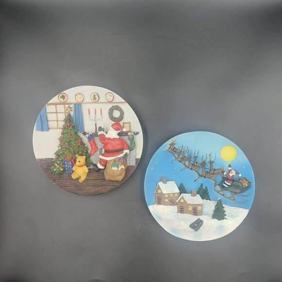 2 Vintage Christmas 3D Collector Decorative 5" Plate Santa Reindeer Sleigh Tree - Picture 1 of 5